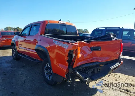 2017 Toyota Tacoma Trd Off Road z USA, uszkodzony, nr VIN 3TMCZ5AN3HM111791